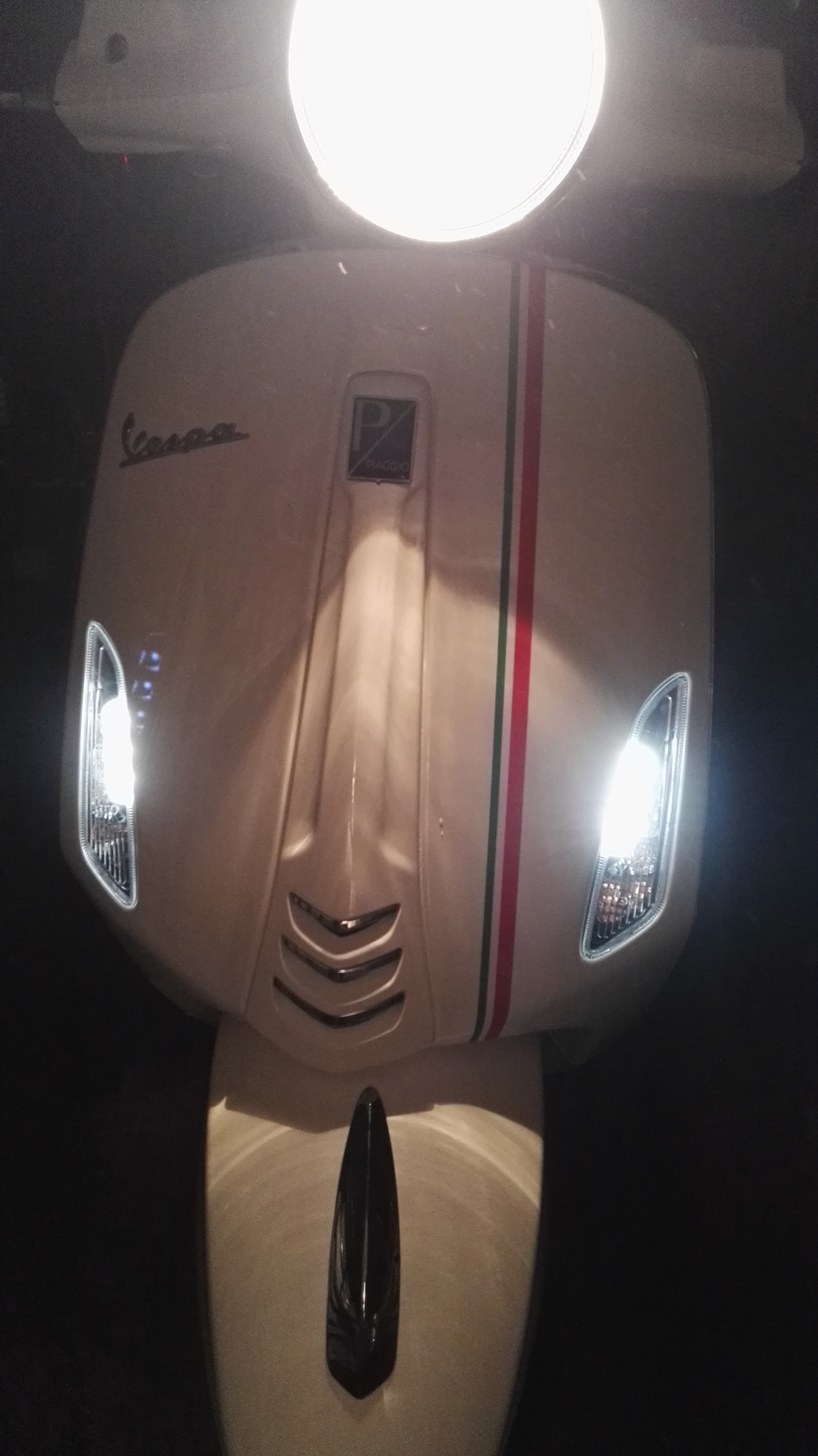 Vespa Primavera 50 4t 4v mit LED Blinker mit Tagfahrlicht